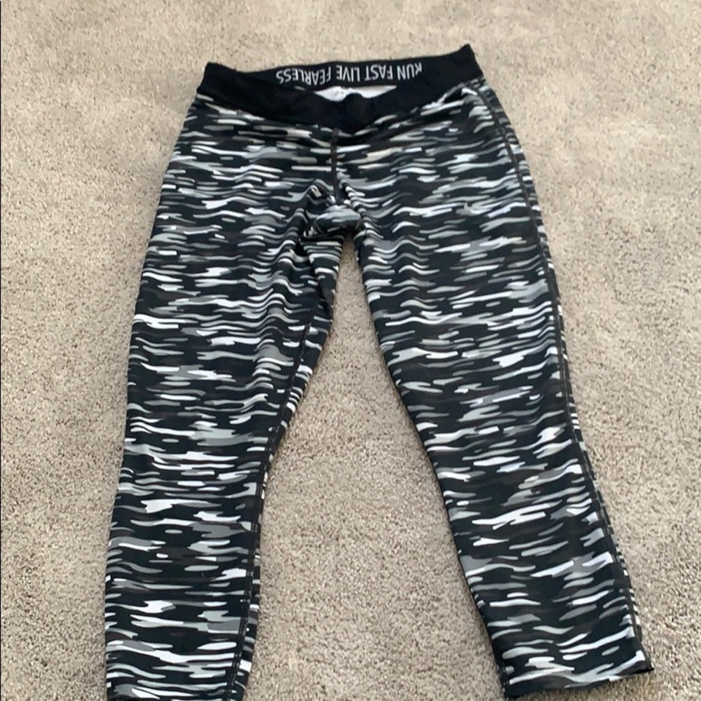 Women’s Nike dri fit work out athletic pants